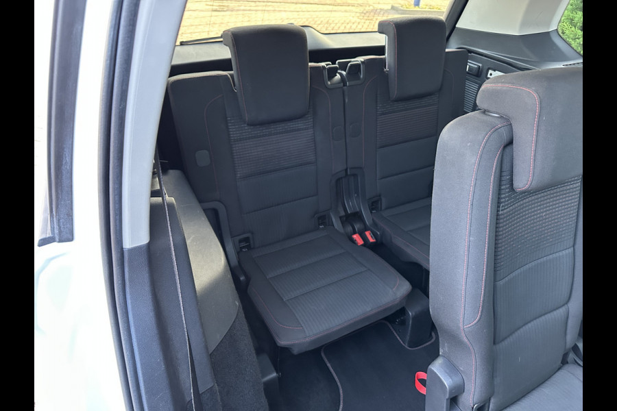 Volkswagen Touran 7p 1.4 TSI 150pk DSG Highline | Pano dak | Trekhaak Volkswagen Touran 7p 1.4 TSI 150pk DSG Highline | Pano dak | Trekhaak