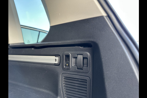 Volkswagen Touran 7p 1.4 TSI 150pk DSG Highline | Pano dak | Trekhaak Volkswagen Touran 7p 1.4 TSI 150pk DSG Highline | Pano dak | Trekhaak