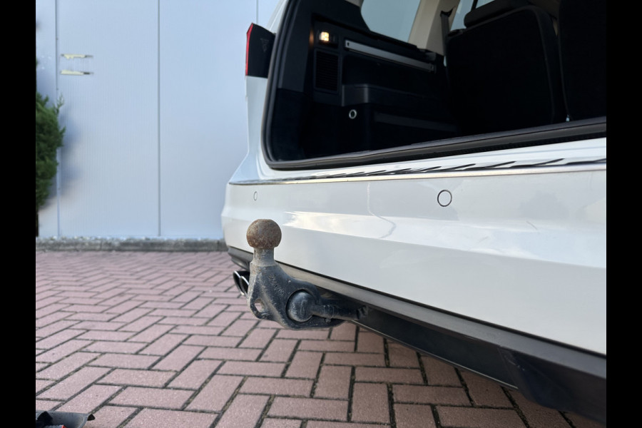 Volkswagen Touran 7p 1.4 TSI 150pk DSG Highline | Pano dak | Trekhaak Volkswagen Touran 7p 1.4 TSI 150pk DSG Highline | Pano dak | Trekhaak