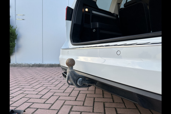 Volkswagen Touran 7p 1.4 TSI 150pk DSG Highline | Pano dak | Trekhaak Volkswagen Touran 7p 1.4 TSI 150pk DSG Highline | Pano dak | Trekhaak