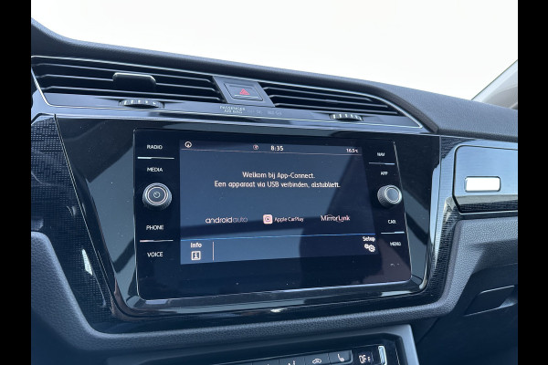 Volkswagen Touran 7p 1.4 TSI 150pk DSG Highline | Pano dak | Trekhaak Volkswagen Touran 7p 1.4 TSI 150pk DSG Highline | Pano dak | Trekhaak