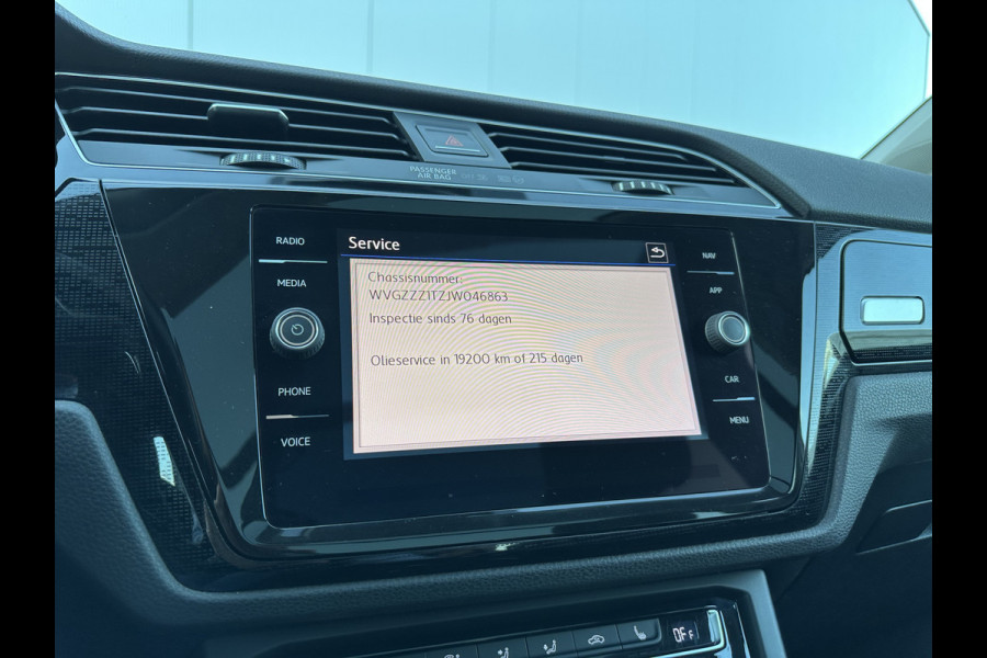 Volkswagen Touran 7p 1.4 TSI 150pk DSG Highline | Pano dak | Trekhaak Volkswagen Touran 7p 1.4 TSI 150pk DSG Highline | Pano dak | Trekhaak