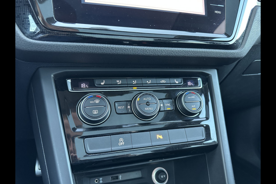 Volkswagen Touran 7p 1.4 TSI 150pk DSG Highline | Pano dak | Trekhaak Volkswagen Touran 7p 1.4 TSI 150pk DSG Highline | Pano dak | Trekhaak