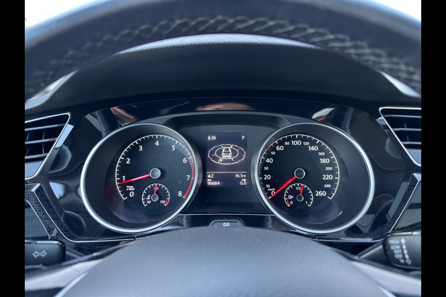 Volkswagen Touran 7p 1.4 TSI 150pk DSG Highline | Pano dak | Trekhaak Volkswagen Touran 7p 1.4 TSI 150pk DSG Highline | Pano dak | Trekhaak