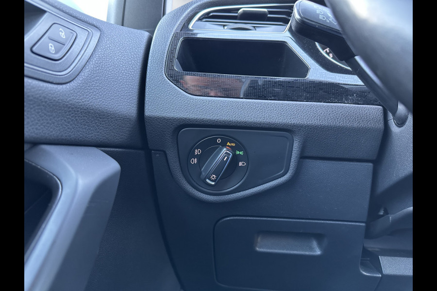 Volkswagen Touran 7p 1.4 TSI 150pk DSG Highline | Pano dak | Trekhaak Volkswagen Touran 7p 1.4 TSI 150pk DSG Highline | Pano dak | Trekhaak