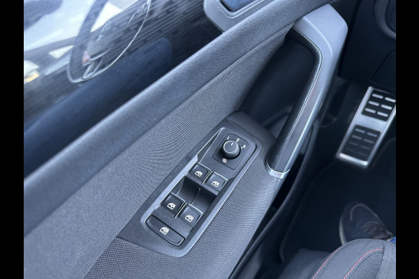 Volkswagen Touran 7p 1.4 TSI 150pk DSG Highline | Pano dak | Trekhaak Volkswagen Touran 7p 1.4 TSI 150pk DSG Highline | Pano dak | Trekhaak