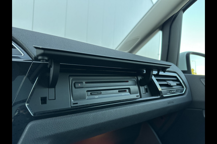 Volkswagen Touran 7p 1.4 TSI 150pk DSG Highline | Pano dak | Trekhaak Volkswagen Touran 7p 1.4 TSI 150pk DSG Highline | Pano dak | Trekhaak