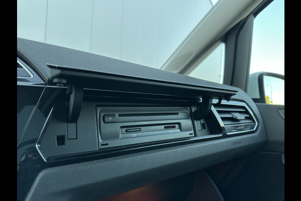 Volkswagen Touran 7p 1.4 TSI 150pk DSG Highline | Pano dak | Trekhaak Volkswagen Touran 7p 1.4 TSI 150pk DSG Highline | Pano dak | Trekhaak