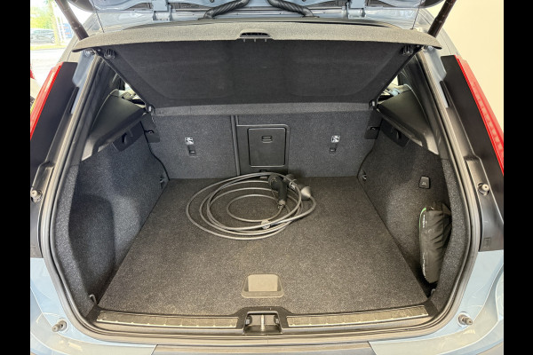 Volvo XC40 1.5 T4 Recharge Inscription H&K Stoel- en stuurverwarming. CC adaptief Leer