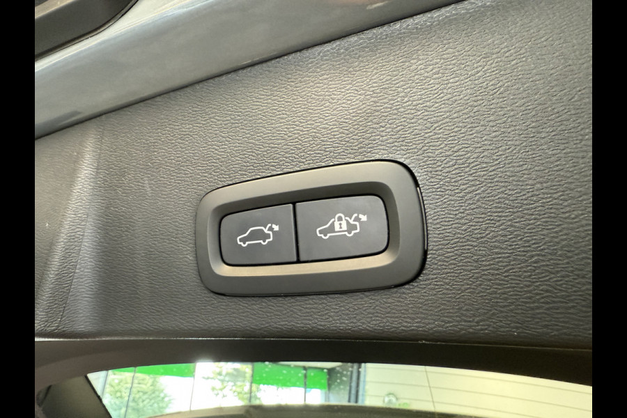 Volvo XC40 1.5 T4 Recharge Inscription H&K Stoel- en stuurverwarming. CC adaptief Leer
