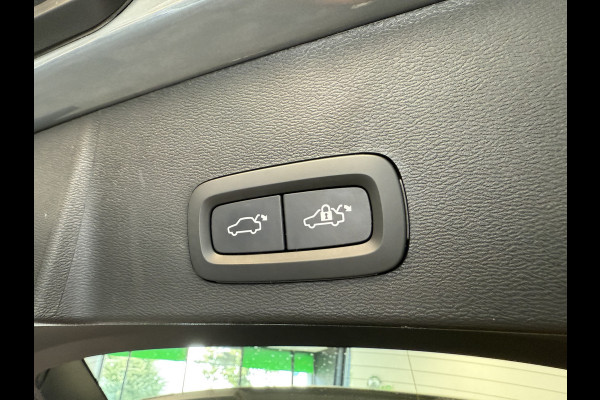 Volvo XC40 1.5 T4 Recharge Inscription H&K Stoel- en stuurverwarming. CC adaptief Leer