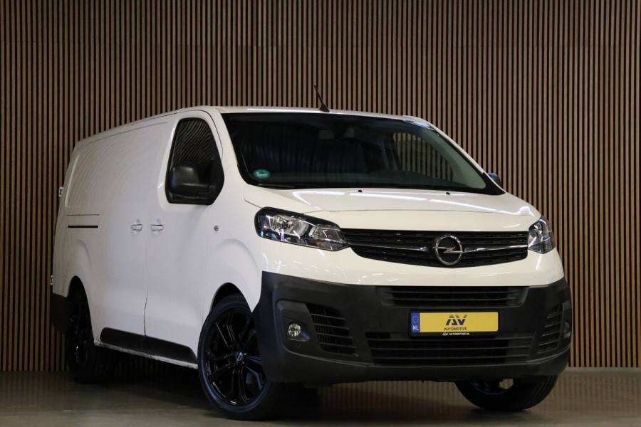 Opel Vivaro 2.0 CDTI L3H1 XL | CarPlay | Camera | Lederen bekleding | 3-Zitter | Blind Spot | Keyless entry | Climate control |  Dealer onderhouden | Nieuwe APK | Nieuwe vliegwiel / koppeling