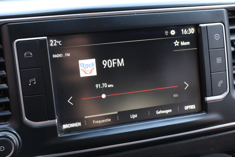 Opel Vivaro 2.0 CDTI L3H1 XL | CarPlay | Camera | Lederen bekleding | 3-Zitter | Blind Spot | Keyless entry | Climate control |  Dealer onderhouden | Nieuwe APK | Nieuwe vliegwiel / koppeling