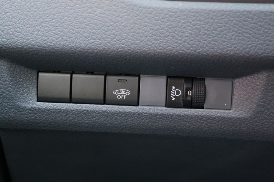 Opel Vivaro 2.0 CDTI L3H1 XL | CarPlay | Camera | Lederen bekleding | 3-Zitter | Blind Spot | Keyless entry | Climate control |  Dealer onderhouden | Nieuwe APK | Nieuwe vliegwiel / koppeling
