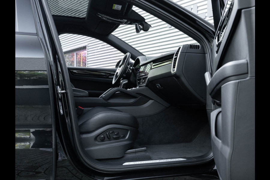 Porsche Cayenne Coupé 3.0 E-Hybrid - Pano - Sport Chrono - Trekhaak - Luchtvering - Achterasbesturing