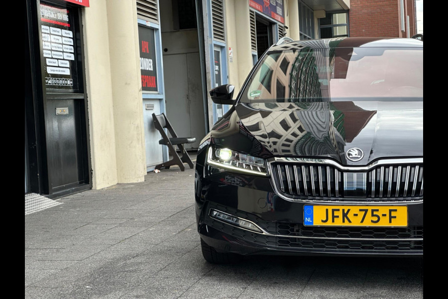 Škoda Superb Combi 2.0 TSI DSG 140Kw Navi Carplay Memory