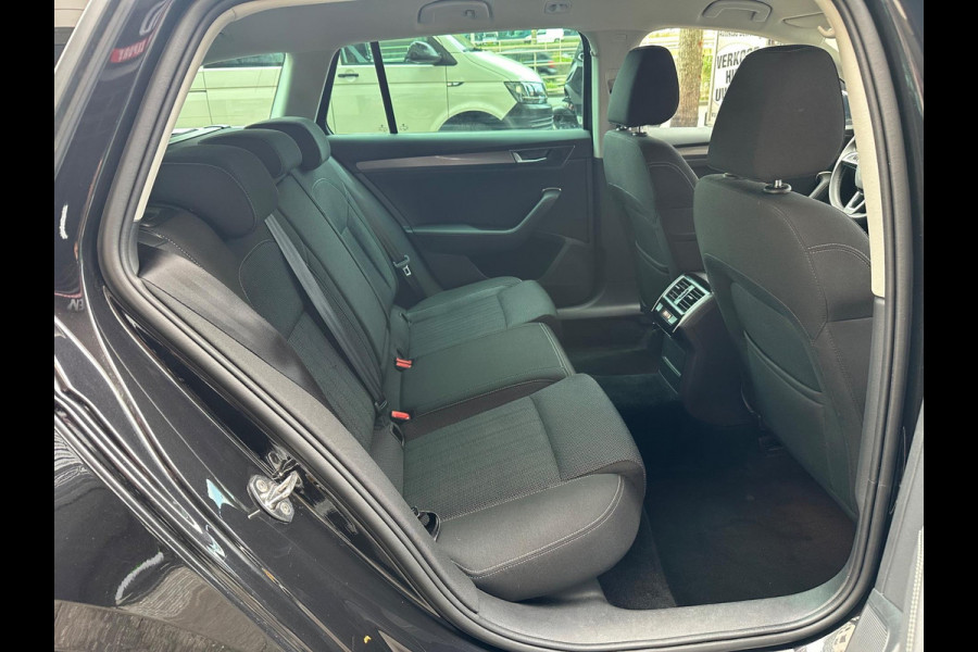 Škoda Superb Combi 2.0 TSI DSG 140Kw Navi Carplay Memory