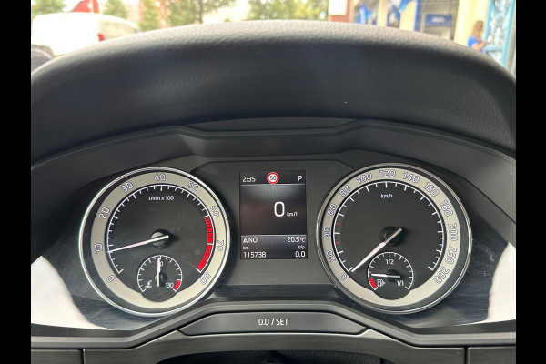Škoda Superb Combi 2.0 TSI DSG 140Kw Navi Carplay Memory