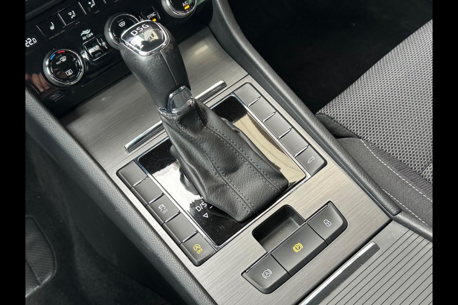 Škoda Superb Combi 2.0 TSI DSG 140Kw Navi Carplay Memory