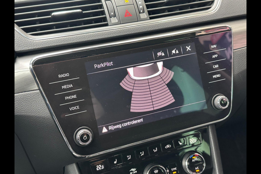 Škoda Superb Combi 2.0 TSI DSG 140Kw Navi Carplay Memory