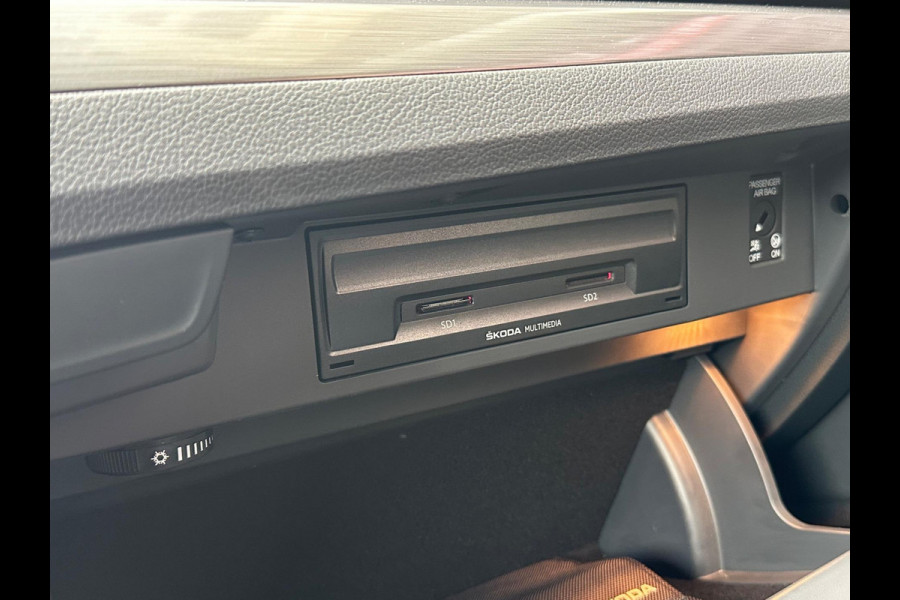 Škoda Superb Combi 2.0 TSI DSG 140Kw Navi Carplay Memory