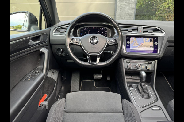 Volkswagen Tiguan 1.5 TSI R-line Automaat | Panoramadak | LED verlichting | Adaptieve cruise control | Black style | Adaptief demping systeem | St