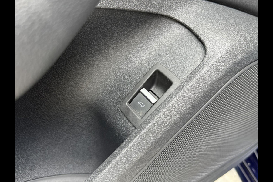 Audi A4 Avant 40 TFSI S edition Competition Automaat | LED koplampen | Cruise control | Climate control | Zwart optiek | Getint glas | A