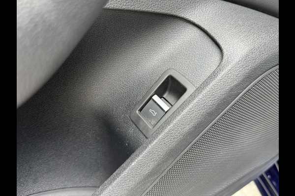 Audi A4 Avant 40 TFSI S edition Competition Automaat | LED koplampen | Cruise control | Climate control | Zwart optiek | Getint glas | A