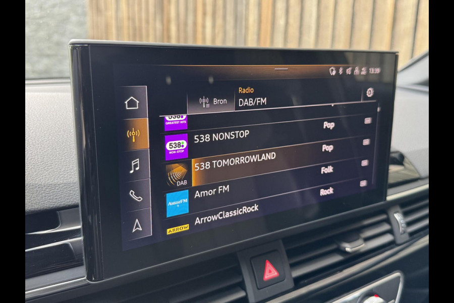 Audi A4 Avant 40 TFSI S edition Competition Automaat | LED koplampen | Cruise control | Climate control | Zwart optiek | Getint glas | A