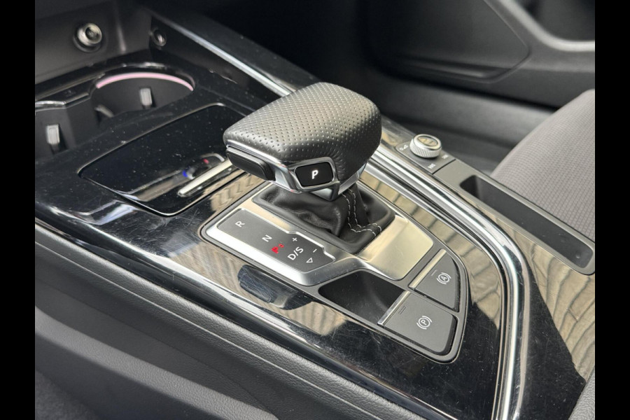 Audi A4 Avant 40 TFSI S edition Competition Automaat | LED koplampen | Cruise control | Climate control | Zwart optiek | Getint glas | A