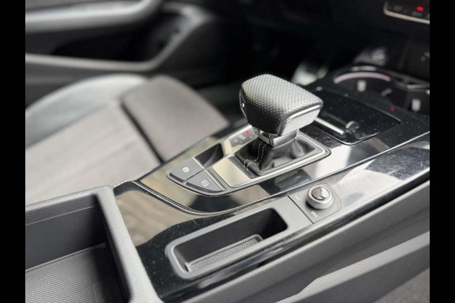 Audi A4 Avant 40 TFSI S edition Competition Automaat | LED koplampen | Cruise control | Climate control | Zwart optiek | Getint glas | A