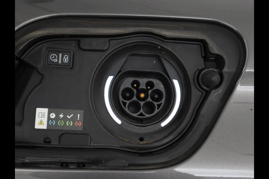 Peugeot 508 1.6 HYbrid 225 GT | Trekhaak | Stoelverwarming | Adaptive cruise | Carplay | Sfeerverlichting | Half leder | Navigatie | Camera | Keyess | PHEV | Plug In Peugeot 508 1.6 HYbrid 225 GT | Trekhaak | Stoelverwarming | Adaptive cruise | Carplay | Sfeerverlichting | Half leder | Navigatie | Camera | Keyess | PHEV | Plug In