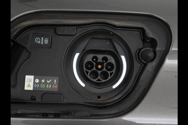 Peugeot 508 1.6 HYbrid 225 GT | Trekhaak | Stoelverwarming | Adaptive cruise | Carplay | Sfeerverlichting | Half leder | Navigatie | Camera | Keyess | PHEV | Plug In Peugeot 508 1.6 HYbrid 225 GT | Trekhaak | Stoelverwarming | Adaptive cruise | Carplay | Sfeerverlichting | Half leder | Navigatie | Camera | Keyess | PHEV | Plug In