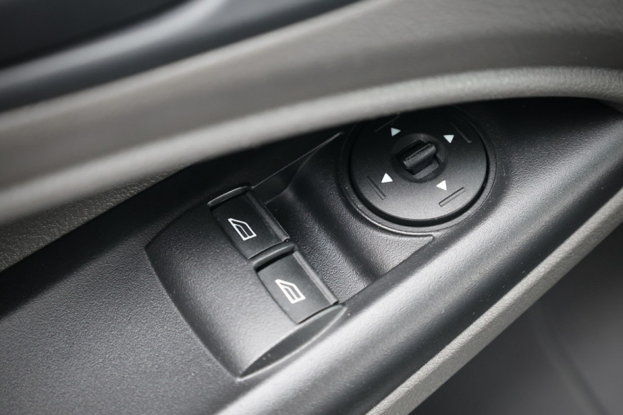 Ford Transit Connect 1.5 EcoBlue L2 | Inrichting | Cruise control | Trekhaak | CarPlay | Airco | Elek. ramen | NAP Logisch | Nieuwe APK | Dealer onderhouden