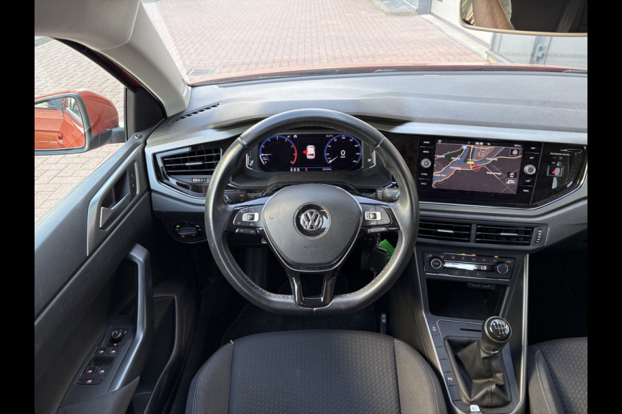 Volkswagen Polo 1.0 TSi 95pk Comfortline Business VIRTUAL/CLIMA/NAVI/CARPLAY/PDC/16INCH/ADAPT.CRUISE Volkswagen Polo 1.0 TSi 95pk Comfortline Business VIRTUAL/CLIMA/NAVI/CARPLAY/PDC/16INCH/ADAPT.CRUISE