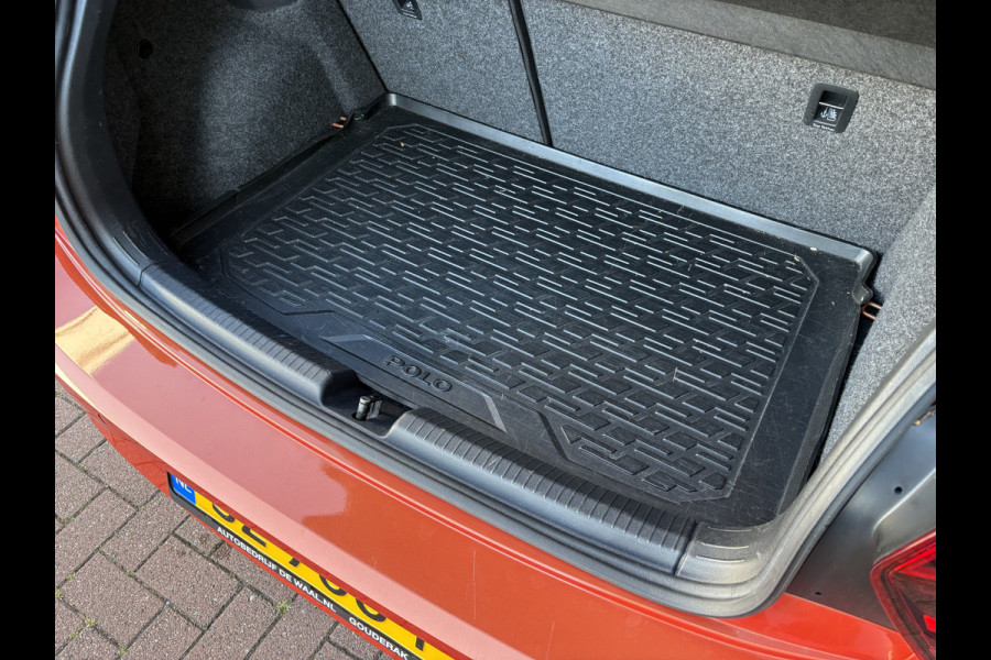 Volkswagen Polo 1.0 TSi 95pk Comfortline Business VIRTUAL/CLIMA/NAVI/CARPLAY/PDC/16INCH/ADAPT.CRUISE Volkswagen Polo 1.0 TSi 95pk Comfortline Business VIRTUAL/CLIMA/NAVI/CARPLAY/PDC/16INCH/ADAPT.CRUISE