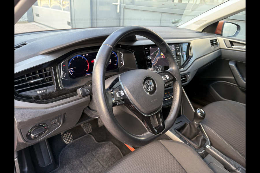Volkswagen Polo 1.0 TSi 95pk Comfortline Business VIRTUAL/CLIMA/NAVI/CARPLAY/PDC/16INCH/ADAPT.CRUISE Volkswagen Polo 1.0 TSi 95pk Comfortline Business VIRTUAL/CLIMA/NAVI/CARPLAY/PDC/16INCH/ADAPT.CRUISE