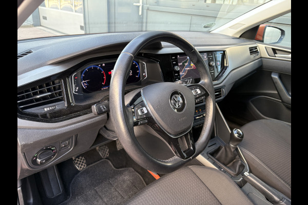 Volkswagen Polo 1.0 TSi 95pk Comfortline Business VIRTUAL/CLIMA/NAVI/CARPLAY/PDC/16INCH/ADAPT.CRUISE Volkswagen Polo 1.0 TSi 95pk Comfortline Business VIRTUAL/CLIMA/NAVI/CARPLAY/PDC/16INCH/ADAPT.CRUISE
