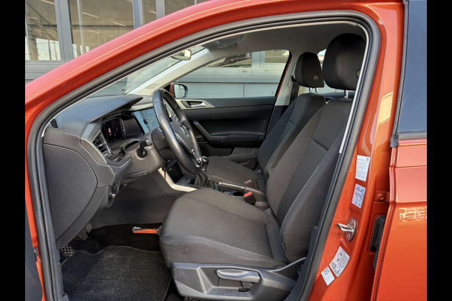 Volkswagen Polo 1.0 TSi 95pk Comfortline Business VIRTUAL/CLIMA/NAVI/CARPLAY/PDC/16INCH/ADAPT.CRUISE Volkswagen Polo 1.0 TSi 95pk Comfortline Business VIRTUAL/CLIMA/NAVI/CARPLAY/PDC/16INCH/ADAPT.CRUISE