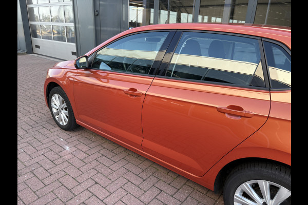 Volkswagen Polo 1.0 TSi 95pk Comfortline Business VIRTUAL/CLIMA/NAVI/CARPLAY/PDC/16INCH/ADAPT.CRUISE Volkswagen Polo 1.0 TSi 95pk Comfortline Business VIRTUAL/CLIMA/NAVI/CARPLAY/PDC/16INCH/ADAPT.CRUISE