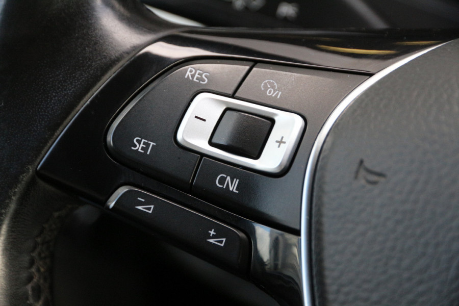 Volkswagen Transporter 2.0 TDI 150 | Aut. | DC | L2H1 | Orig. Navi | Cruise | Airco.. Volkswagen Transporter 2.0 TDI 150 | Aut. | DC | L2H1 | Orig. Navi | Cruise | Airco..