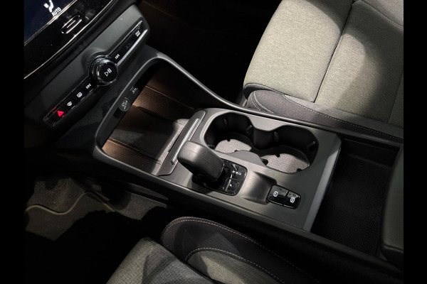 Volvo XC40 T4 Aut. Plug-in Hybrid Core Bright Parkeercamera 211pk Volvo XC40 T4 Aut. Plug-in Hybrid Core Bright Parkeercamera 211pk