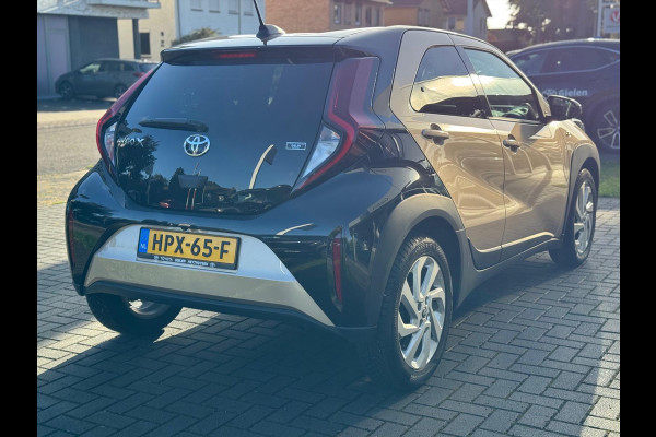 Toyota Aygo X 1.0 VVT-i Automaat Pulse Bi-Tone | Trekhaak, Lichtmetalen velgen, Privacy glass, Parkeercamera, Apple CarPlay/Android auto Toyota Aygo X 1.0 VVT-i Automaat Pulse Bi-Tone | Trekhaak, Lichtmetalen velgen, Privacy glass, Parkeercamera, Apple CarPlay/Android auto