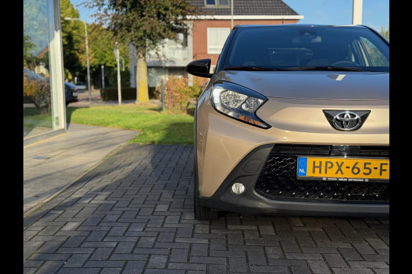 Toyota Aygo X 1.0 VVT-i Automaat Pulse Bi-Tone | Trekhaak, Lichtmetalen velgen, Privacy glass, Parkeercamera, Apple CarPlay/Android auto Toyota Aygo X 1.0 VVT-i Automaat Pulse Bi-Tone | Trekhaak, Lichtmetalen velgen, Privacy glass, Parkeercamera, Apple CarPlay/Android auto