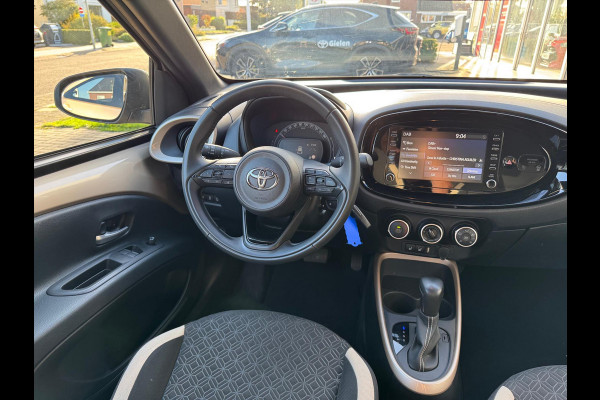 Toyota Aygo X 1.0 VVT-i Automaat Pulse Bi-Tone | Trekhaak, Lichtmetalen velgen, Privacy glass, Parkeercamera, Apple CarPlay/Android auto Toyota Aygo X 1.0 VVT-i Automaat Pulse Bi-Tone | Trekhaak, Lichtmetalen velgen, Privacy glass, Parkeercamera, Apple CarPlay/Android auto