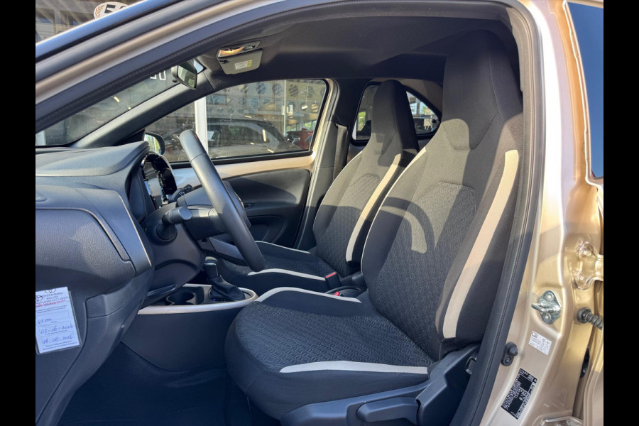 Toyota Aygo X 1.0 VVT-i Automaat Pulse Bi-Tone | Trekhaak, Lichtmetalen velgen, Privacy glass, Parkeercamera, Apple CarPlay/Android auto Toyota Aygo X 1.0 VVT-i Automaat Pulse Bi-Tone | Trekhaak, Lichtmetalen velgen, Privacy glass, Parkeercamera, Apple CarPlay/Android auto