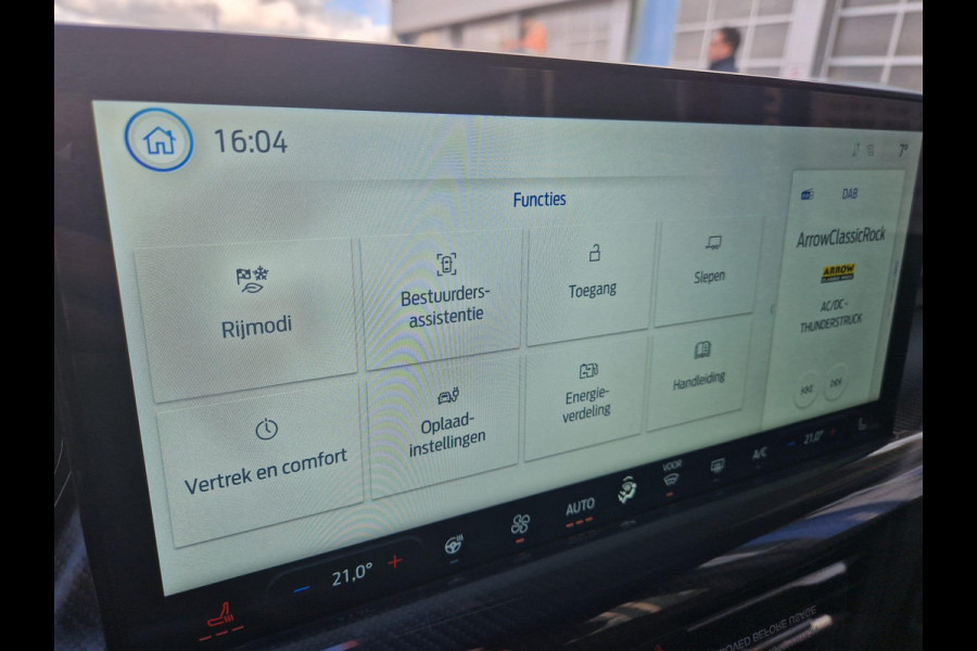 Ford Kuga 2.5 PHEV ST-Line 243pk | Driver Assistance Pack | Winterpack | Trekhaak Wegklapbaar | All Season banden | 2.100kg Trekgewicht