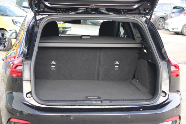 Ford FOCUS Wagon 1.0 EcoBoost Hybrid ST Line | Adaptive cruise control | Winter Pack | All season banden