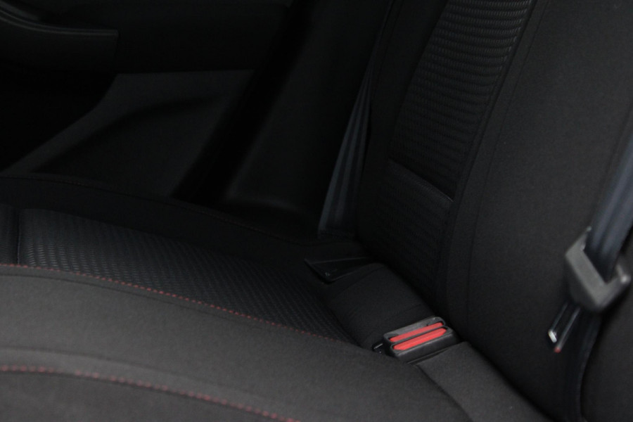 Ford FOCUS Wagon 1.0 EcoBoost Hybrid ST Line | Adaptive cruise control | Winter Pack | All season banden