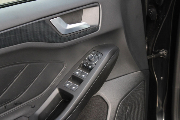 Ford FOCUS Wagon 1.0 EcoBoost Hybrid ST Line | Adaptive cruise control | Winter Pack | All season banden